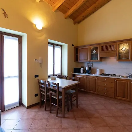 Ξενοδοχείο με διαμερίσματα Casa Vacanze Da Edo Civate